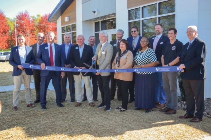 people at a ribbon cutting in Linglestown